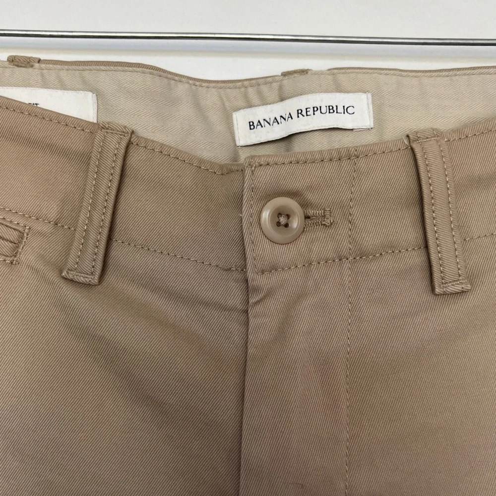 Banana Republic khaki beige slim fit chino pants 31x30